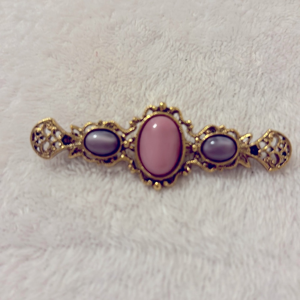 1928 Brand Victorian Style Oval Pink Purple Glass Cab Bar Brooch